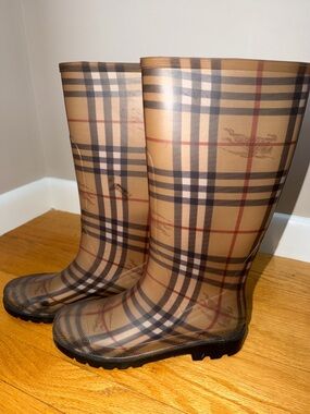 Authentic Burberry Rainboots